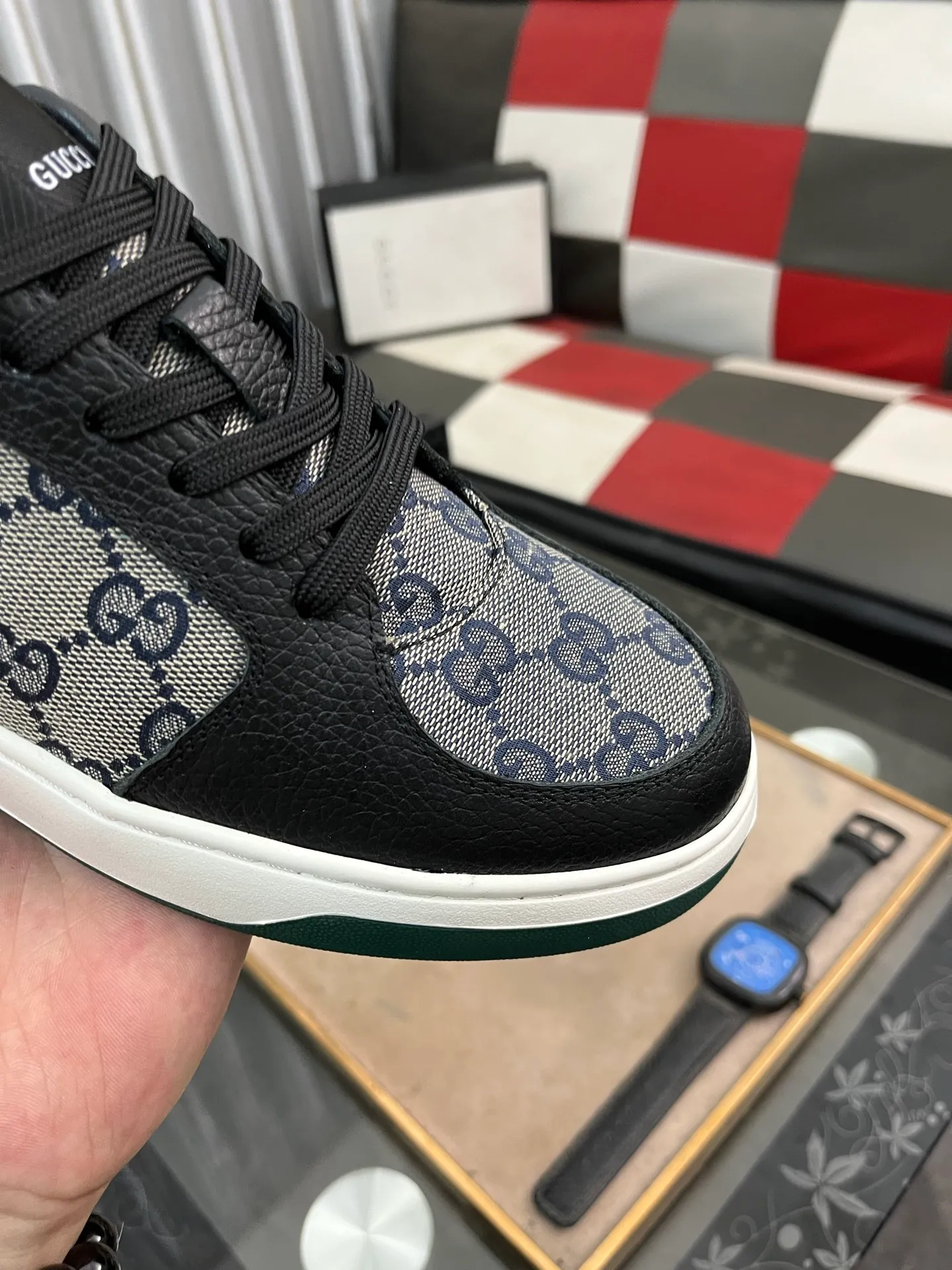 Men's shoes💰420⌚️⌚️[GUCCI] Gucci men's casual shoes are absolutely popular🔥The ultimate matching item for trendy men! The charm of super texture is unstoppable. This is the main recommendation. The upper is made of high-quality cowhide, with pig lining feet and wear-resistant rubber sole. It is noble and elegant! Extremely comfortable🎁🎁You can be as handsome as you want💪 Available in sizes 38-44 and 3️⃣colors
